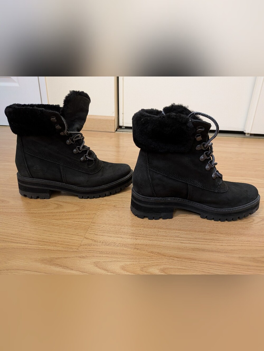 Timberland Black Fur-Cuff Lace-Up Winter Boots - Picture 2 of 7